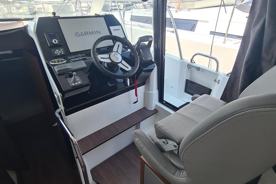 Beneteau Antares 11 OB FLY (4)