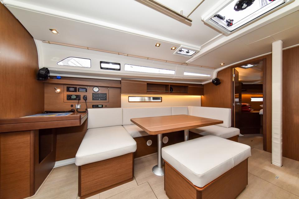 Beneteau Oceanis 40.1 (32)