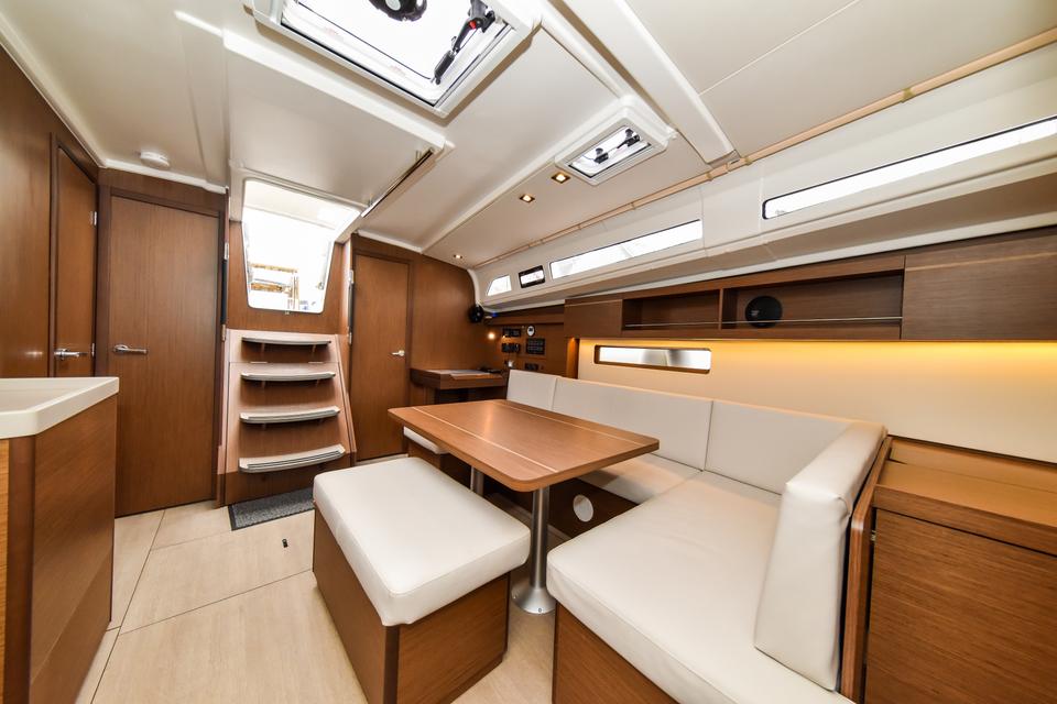 Beneteau Oceanis 40.1 (66)