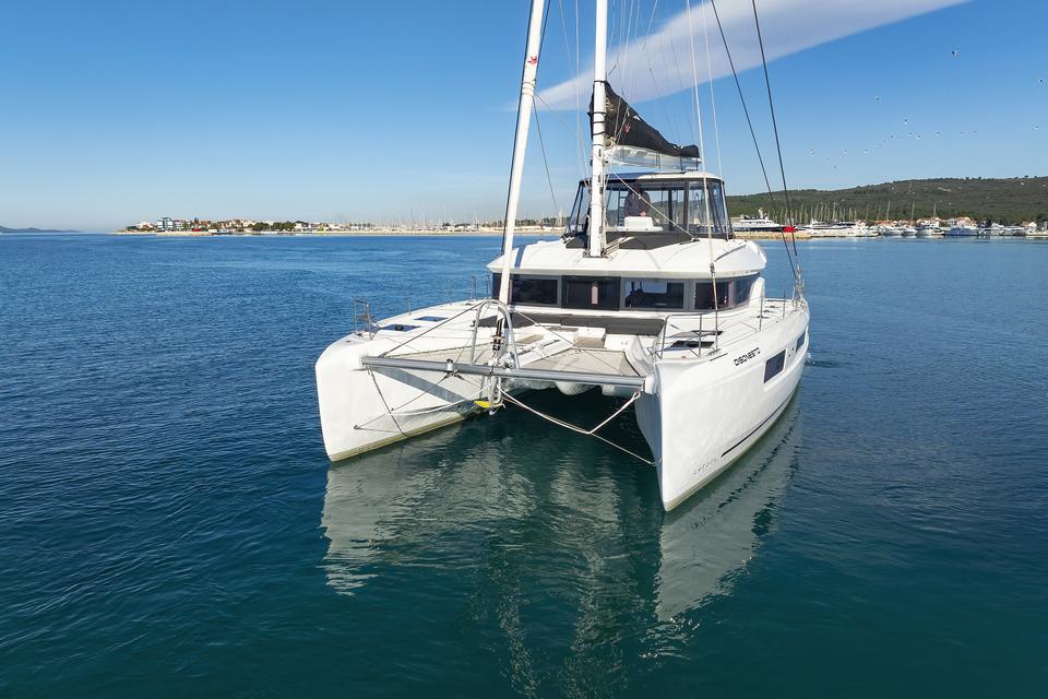 Lagoon 51 (3)