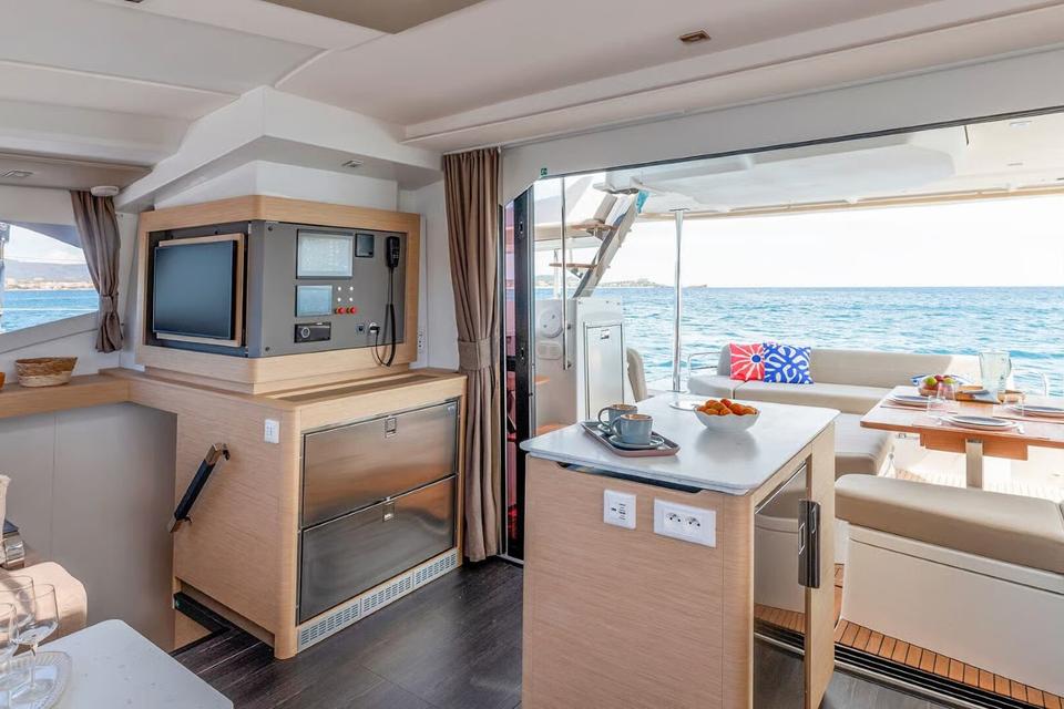 Fountaine Pajot New 44 (9)
