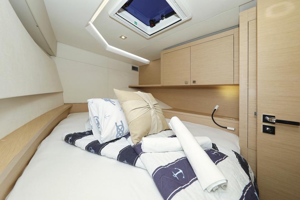 Motor Catamaran Fountaine Pajot MY 37 (24)