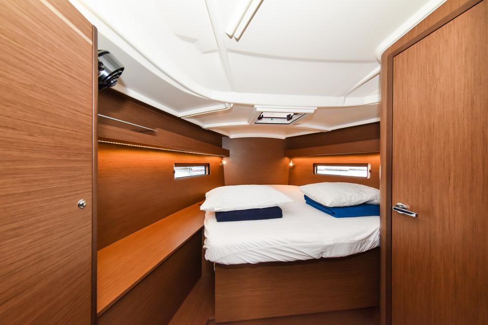 Beneteau Oceanis 40.1 (2)