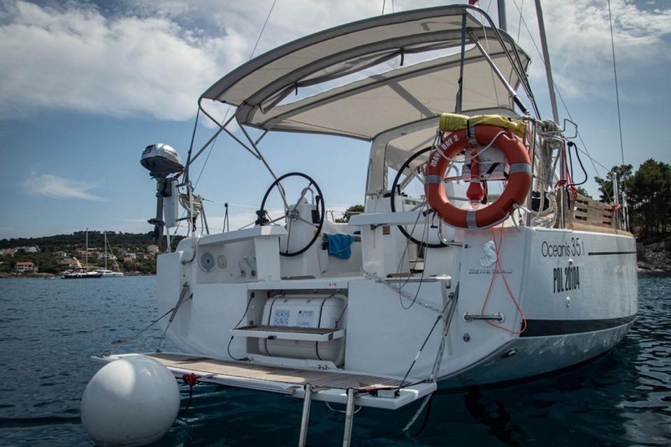 Beneteau Oceanis 35.1 (11)
