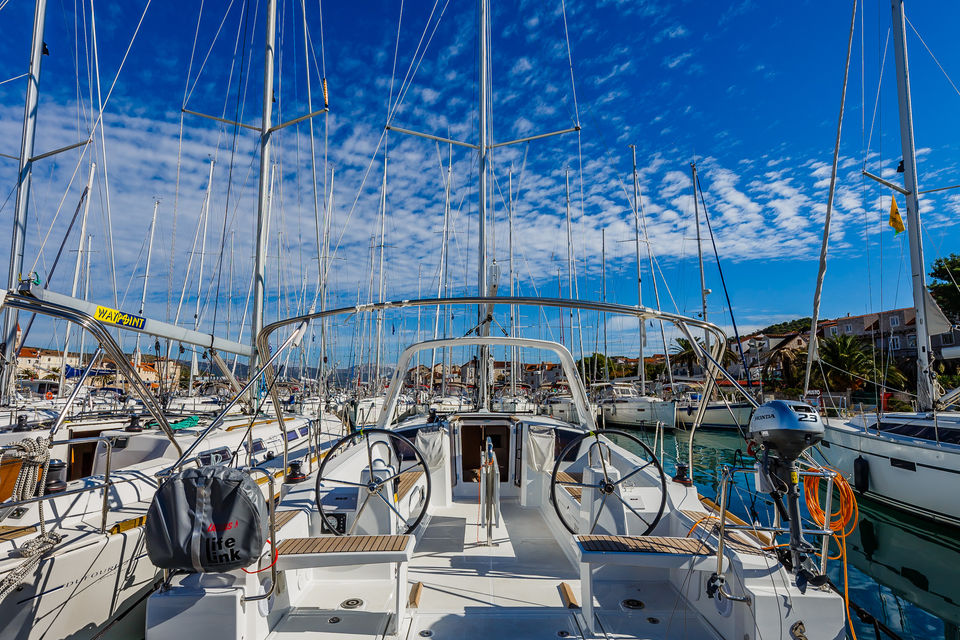 Beneteau Oceanis 38.1 (10)