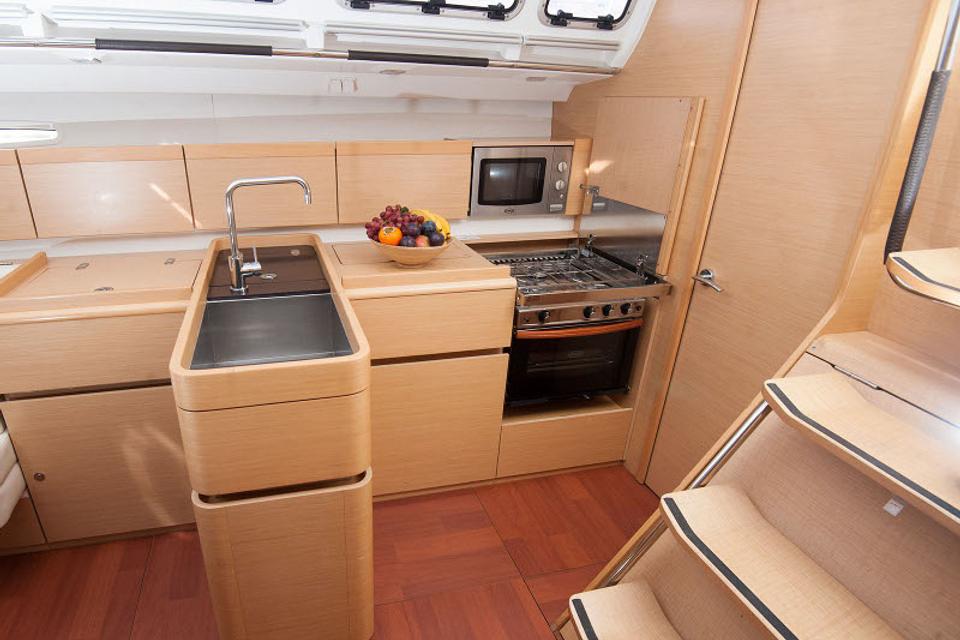Beneteau First 45 (12)
