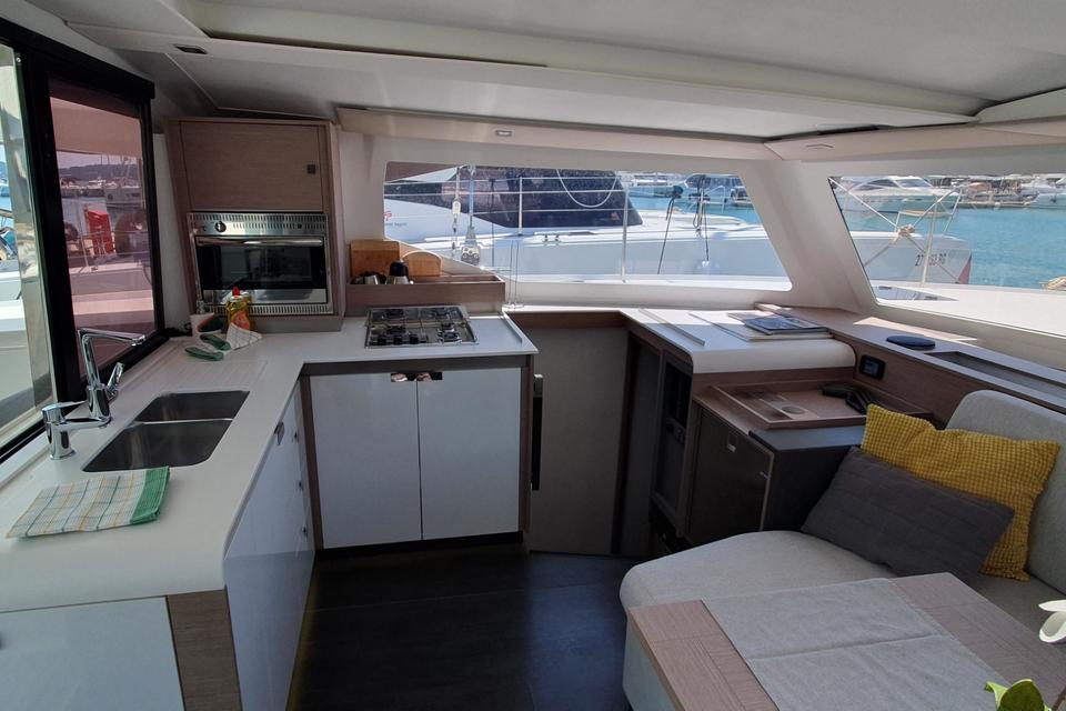 Fountaine Pajot Isla 40 (2)