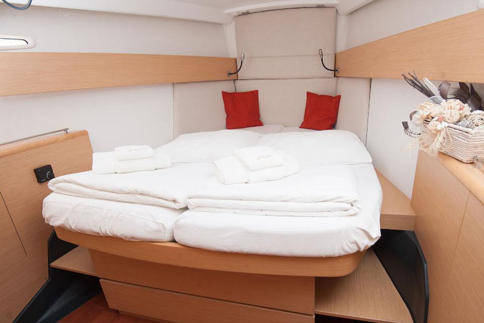 Beneteau First 45 (9)