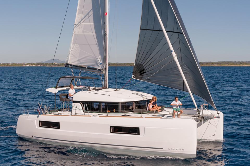Lagoon 40 (10)