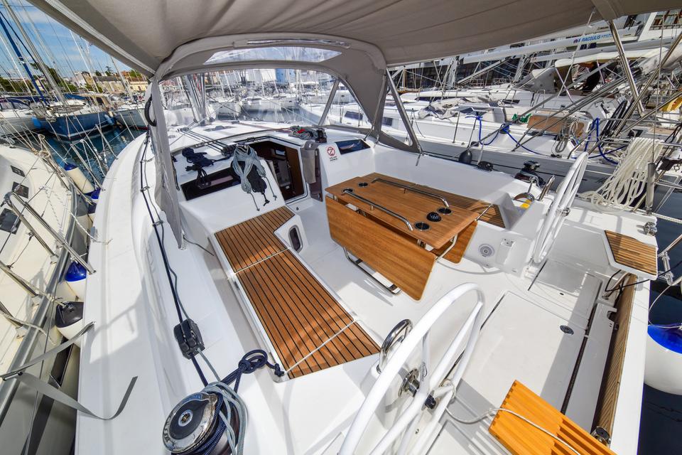 Beneteau Oceanis 40.1 (59)
